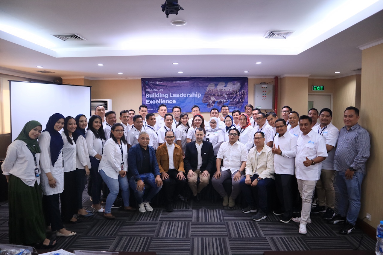 Salis corporation leadership training group photo